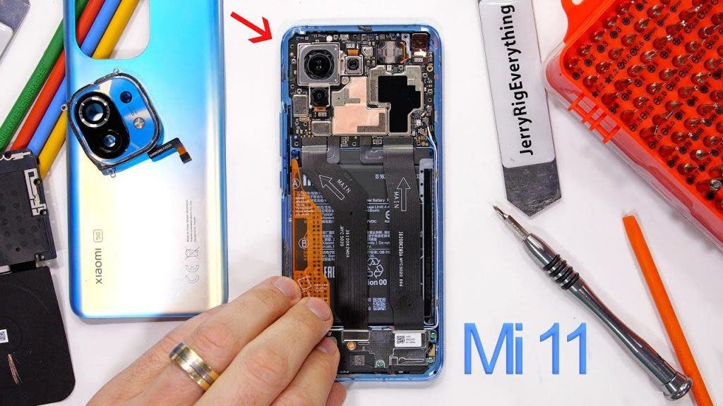 Xiaomi Mi 11 teardown
