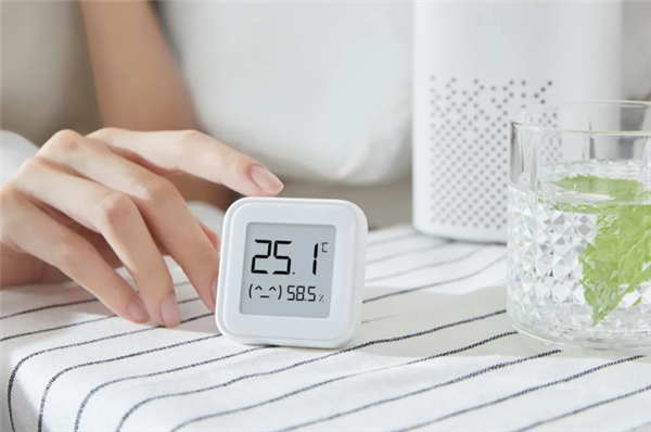 Xiaomi-electronic-thermometer-and-hygrometer