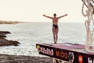Redmi Note 12 partner Red Bull Cliff Diving World Series